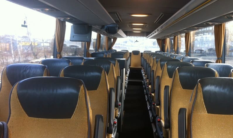 Hungary: Coaches company in Pest in Pest and Veresegyház